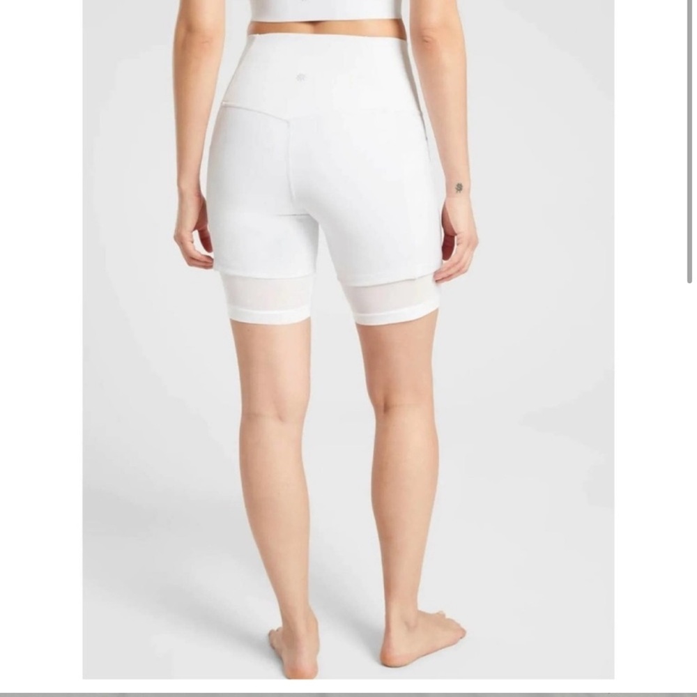 Athleta Mesh Me Up White Bike Shorts 8” Size XS